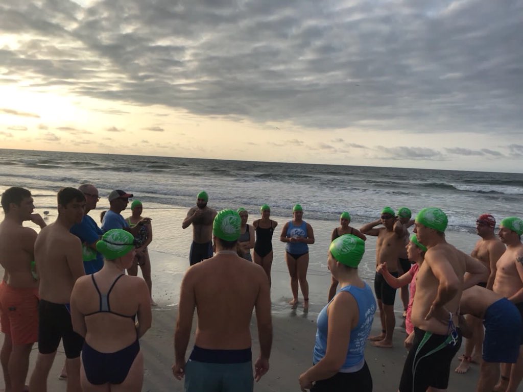 AmFisheriesSoc's tweet photo. #AFS148 early risers at the #SpawningRun and first-ever Splash-n-Dash brought #fishsci peers to the pier and beach in Atlantic City #AFS148 @MunroeLab https://t.co/ifgvKTSA8O