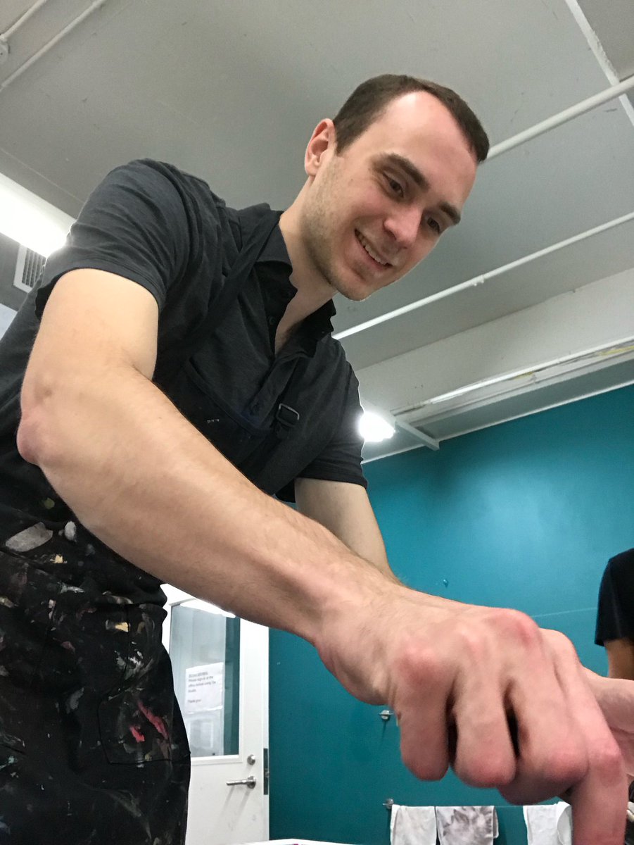 AlationDesign's tweet image. Moar photos from screen printing!