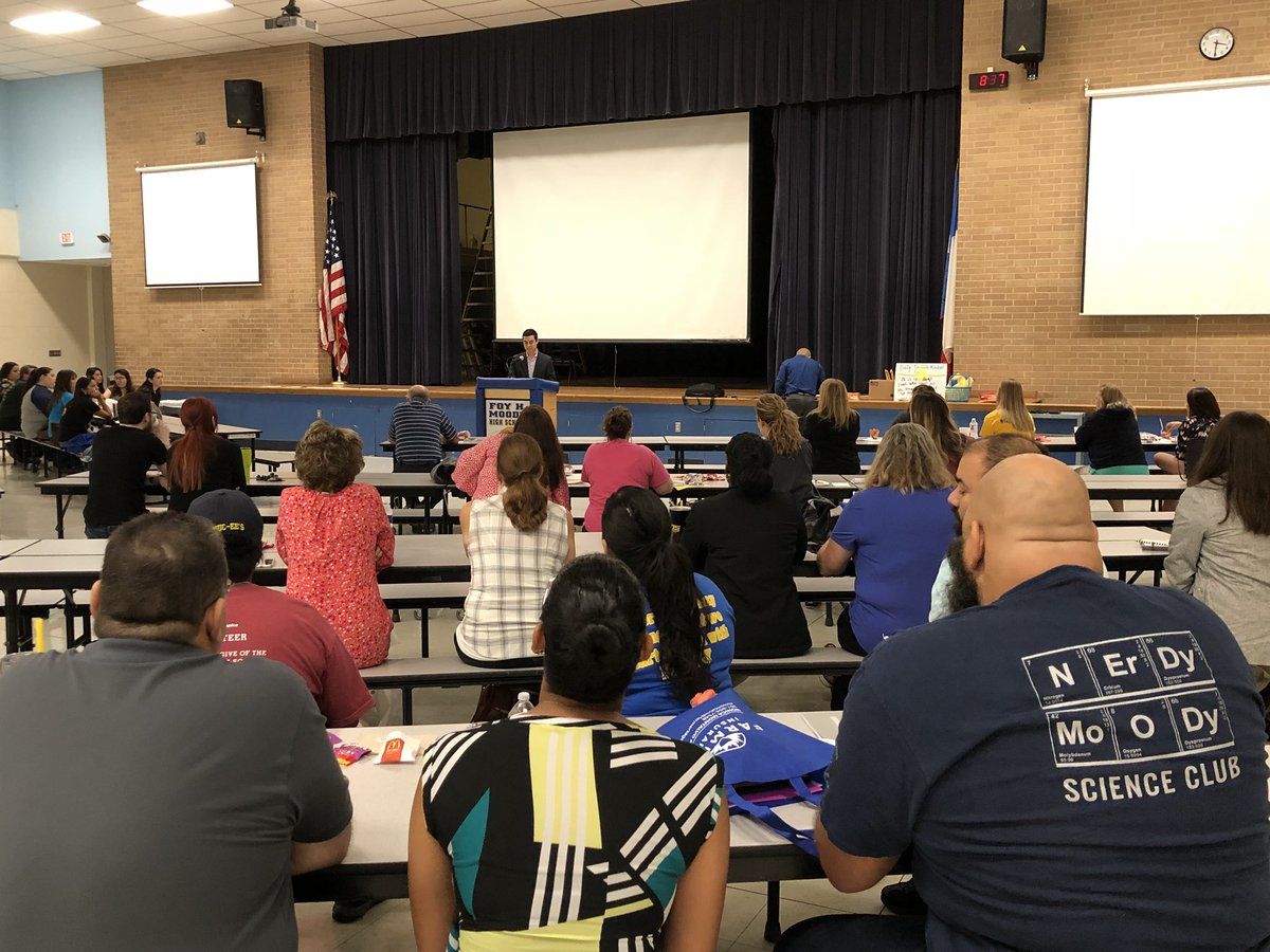 DrSandraClement's tweet photo. Moody 2011 Alumni Christopher Munro sharing his story with teachers and staff. We are all incredibly proud of your success, Christopher! #MoodySTRONG #alumni2011 #iamMoody https://t.co/6gPqMLVvof