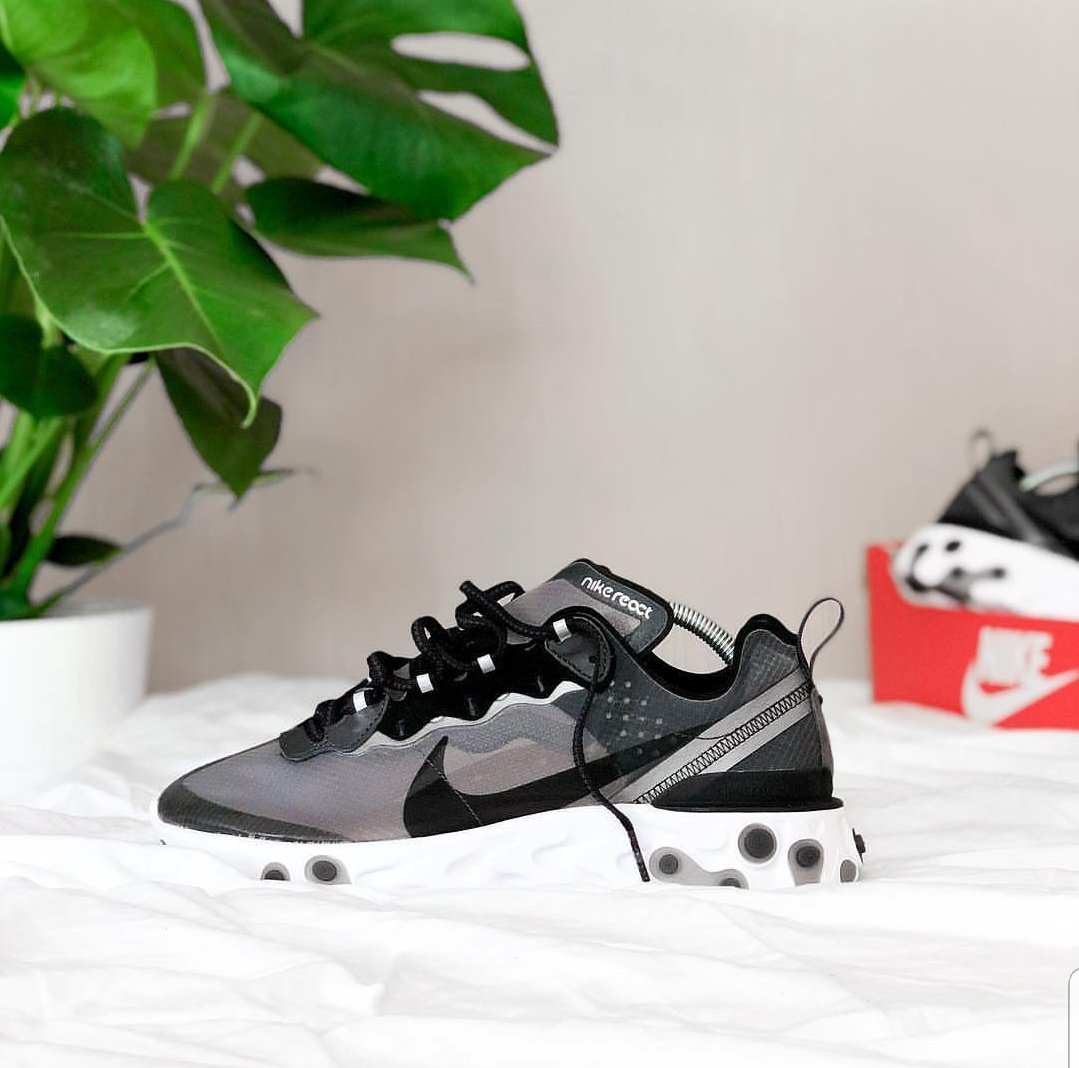 dapperdistress's tweet photo. Nike React 87🌩 https://t.co/WuDOiEUG6o