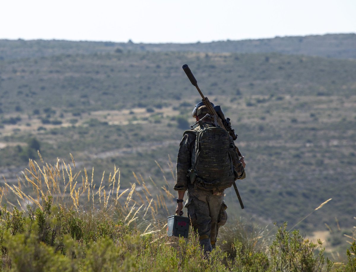 tacticalporn's tweet photo. Spanish Army SOF members during the International Special Training Centre Desert Sniper Course at Chinchilla Training Area, Spain.
@EjercitoTierra @MADOC_ET #MOE #SpanishSOF #SpanishArmy #AX338 #ETP #Guerrilleros https://t.co/GSv3yKOzUs