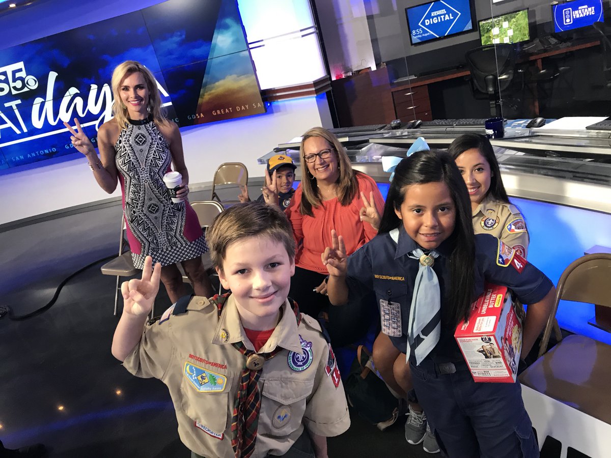 AlamoAreaBSA's tweet image. Scouts about to go on #GreatDaySA #ScoutMeIn #TrailsEndPopcorn