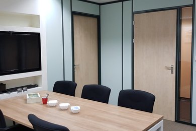 walter_vd_velde's tweet photo. Ben je op zoek naar kantoorruimte?

Pak nu je kans! Kantoorunit vanaf 19m2. 
Unieke mogelijkheid om te huren i.c.m. opslagruimte met eigen ingang.

Makkelijk bereikbaar via A15/A29, 5 minuten van Rotterdam.

https://t.co/qLmqzaKbpb https://t.co/3uiy6vhDUB