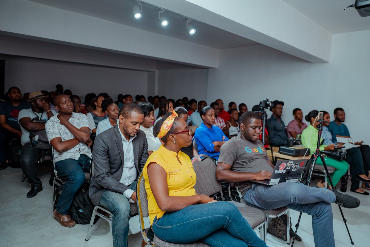 banjHT's tweet photo. #OFFICIELLE: 14e Edition de @StartupGrindPap à Banj avec Richard Buteau de Buteau Hospitality (@KaribeHotel). Full photos: https://t.co/5UdvxYBpd9

📸 @HaitiBrand https://t.co/xt3DY8oCR8