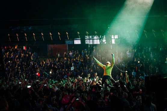 Fotoverslag:
Uitgekaterd? Ga dan maar lekker zitten voor ons fotoverslag van LOWLANDS 2018. <a href="/Rapid_Razor_Bob/">Lowlands Festival</a> door @dearGoditsTess Janssen.
bit.ly/2Mpb5Mi