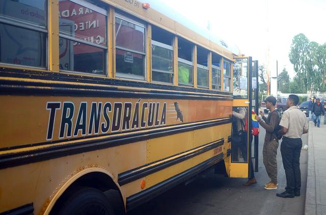 GCeballos10's tweet photo. Hoy sacamos todos los autobuses de TransDracula y @TRANSCARABOBO10 por instrucción de nuestro gobernador @rafaellacava10 para brindar el servicio de transporte al pueblo carabobeño ante cualquier tipo de saboteo @NicolasMaduro @Jesusantanderl #21Ago #PuebloTrabajadorALaCalle https://t.co/0Hbr2RqrwN