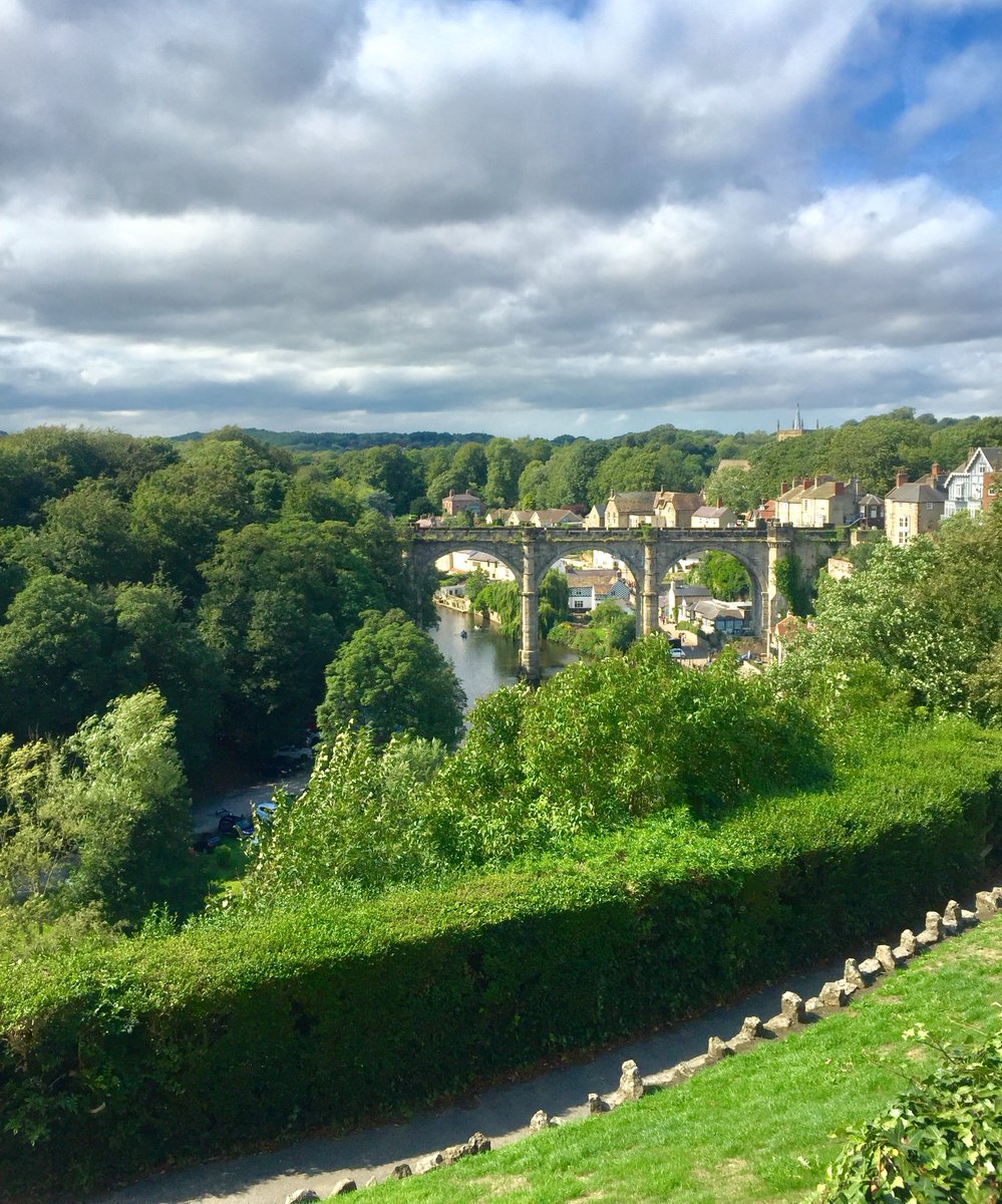 TeamHaystack's tweet photo. We are so lucky to have places like #Knaresborough on our doorstep. With the Knaresborough castle and Mother Shipton's Cave, there is literally something for everyone. Check out this incredible view from the castle, it's just breathtaking. #teamhaystack https://t.co/08s6cIbB8U