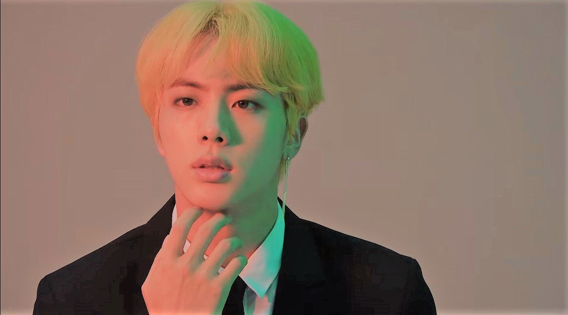 2seokbby's tweet photo. MY HEART WASNT READY😭😭💕💕
#BTS #ARMY #BTS_twt #FanArmyFaceOff #JIN #LOVE_YOURSELF_結_Answer #BTSSummerpackage2018 #LOVE_YOURSELF #AnswerIn4Days https://t.co/tR2NKx9PmV