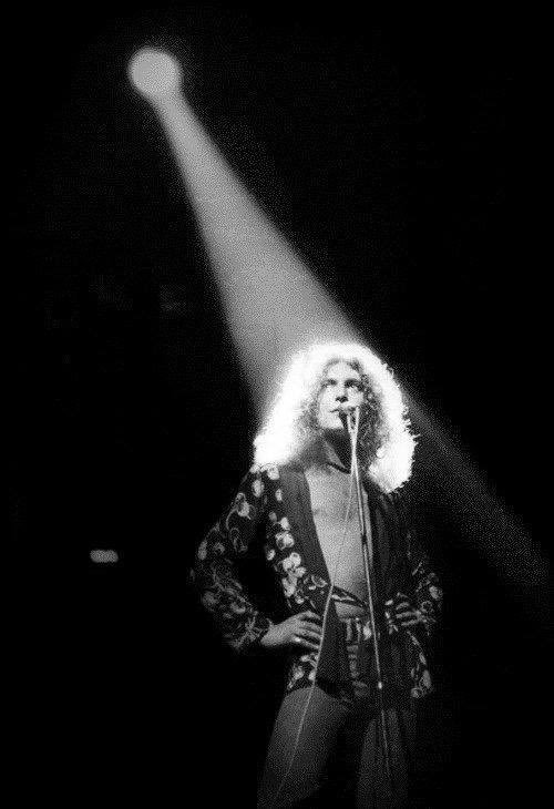 CatherineSaidah's tweet photo. Happy #birthday Robert Plant!
ph: Gijsbert Hanekroot https://t.co/06YsyHgVzu