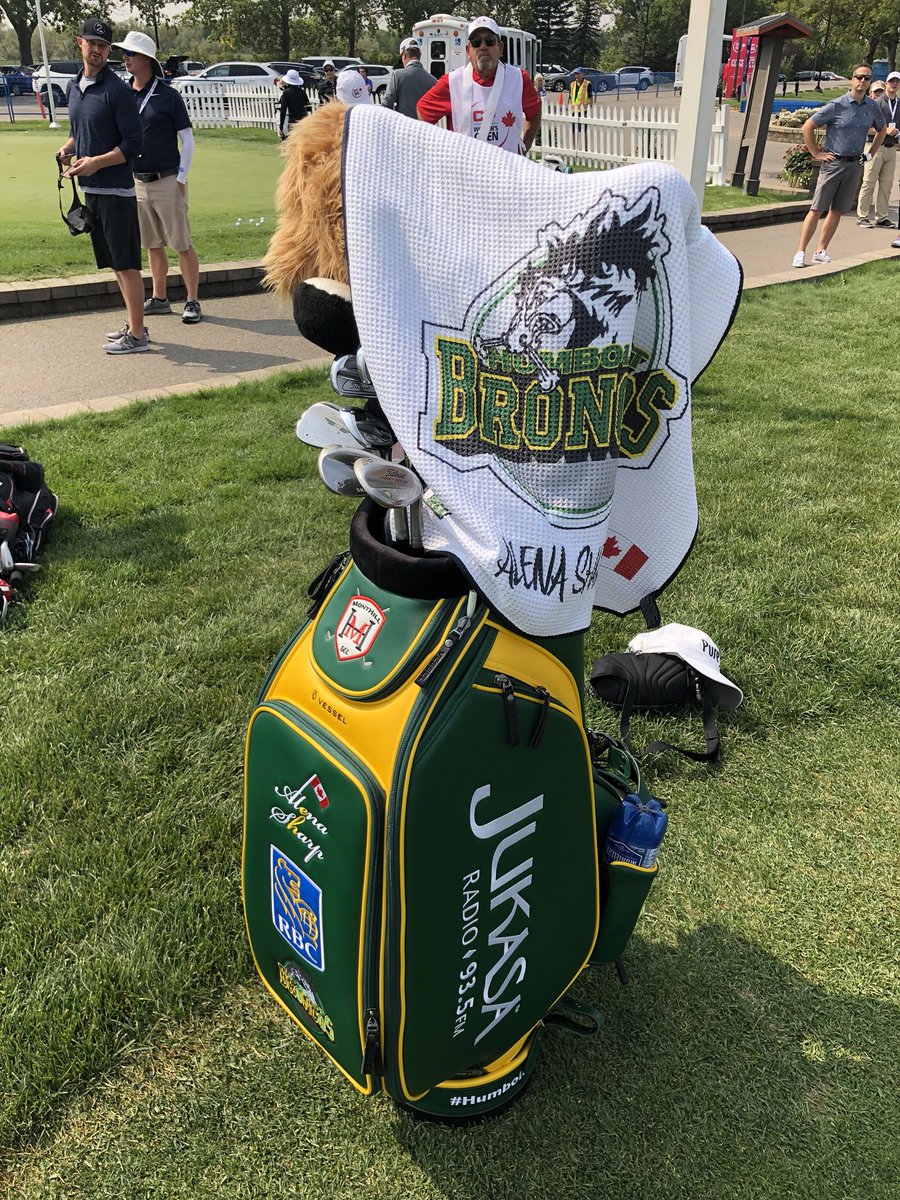 AlenaSharp's tweet image. Excited to show my support for @HumboldtBroncos and @theSJHL with my new bag for the week @cpwomensopen ! This tragedy really hit home as it did for so many. I will be donating my bag to @PattisonKids after this week. Thanks @rbc for teaming up on this and Ken Hill @jukasaradio