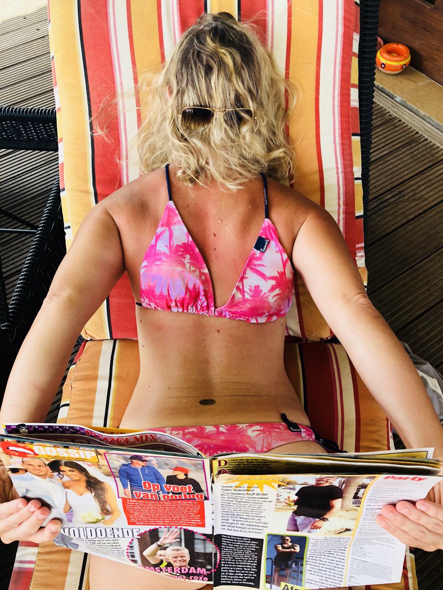 MaxDema1's tweet photo. Thanxxx @rumag_nl voor de tip!
“IK WIL ZO GRAAG EEN PLATTE BUIK”.  Dan teken je een navel op je rug.. problemen oplossen? KAN IK.. :) https://t.co/5mcjm3zrAq