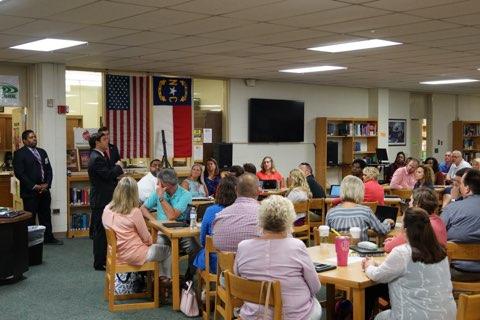 MarkRJohnsonNC's tweet photo. Enjoyed my visit to Ashbrook High today where I met with @GastonSchools Superintendent and staff members to talk about the upcoming school year. Great crowd!

#NCEd https://t.co/tTD2WEuYaz