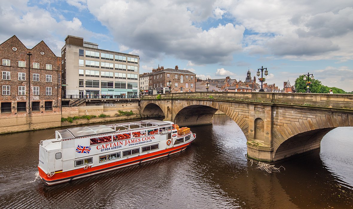 UniOfYork's tweet image. York has been voted the most popular city in Britain - we can&apos;t say we&apos;re surprised 🏆  #LoveYork bit.ly/2MnzOQS @YouGov