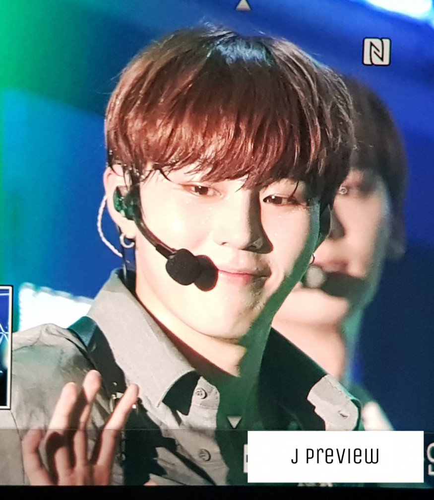 jgraphy0322's tweet photo. 180821 지마켓 스마일콘서트 프리뷰
너어무 더웠는데도 세상 열심이었던 성운이 멋있어ㅓㅓ
#WANNAONE #HASUNGWOON #SUNGWOON #워너원 #하성운 https://t.co/iZnaU3lZVv