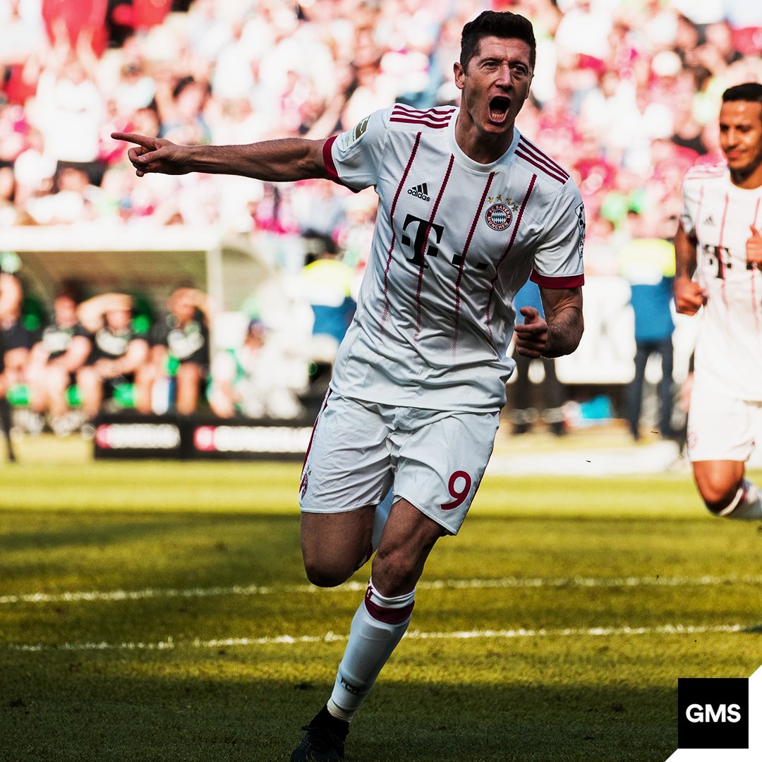Happy birthday Robert Lewandowski! For Bayern: 197 games. 155 goals. 8 trophies... & he was free! 