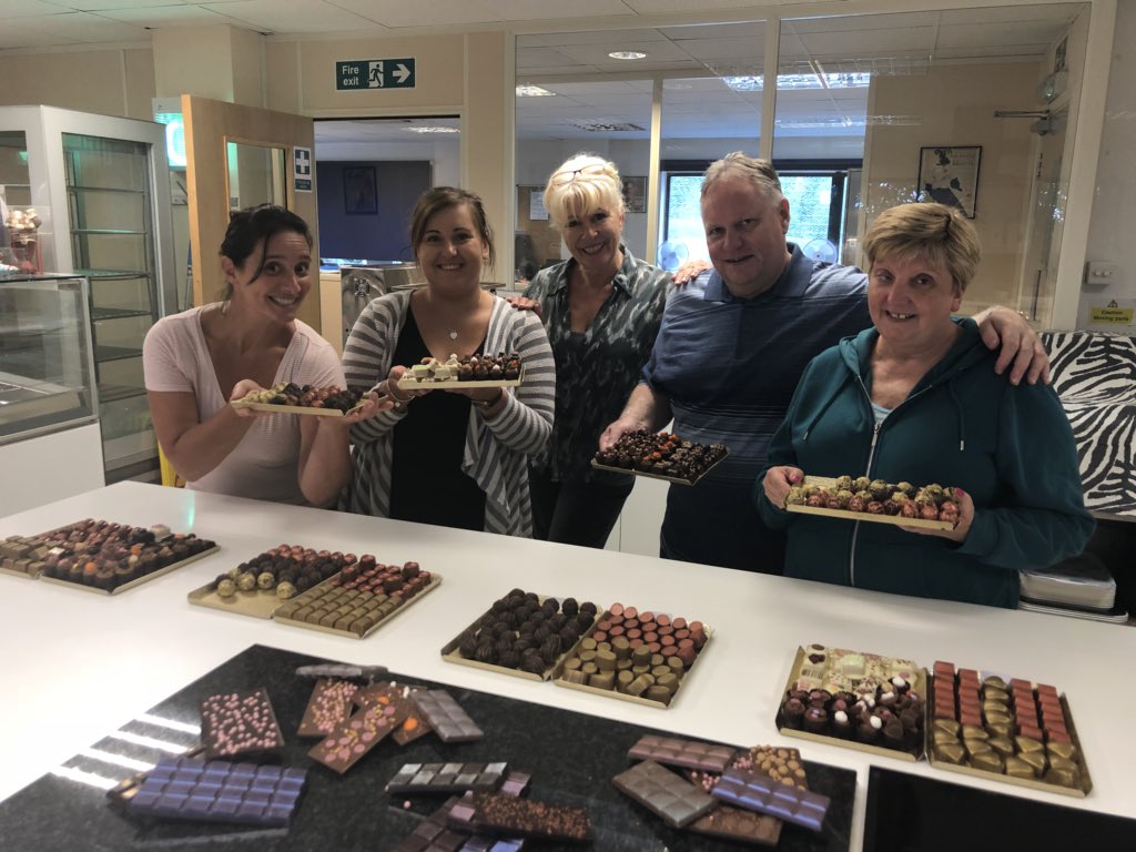 HBIngredients's tweet image. Fantastic day with Mirella, Terry, Chris and Abbie who attended our beginners chocolate course with our incredible talented in-house chocolatier Jayne 🍫 Creations looking delicious 😍 #hbingredients #chocolate #chocolatecourse