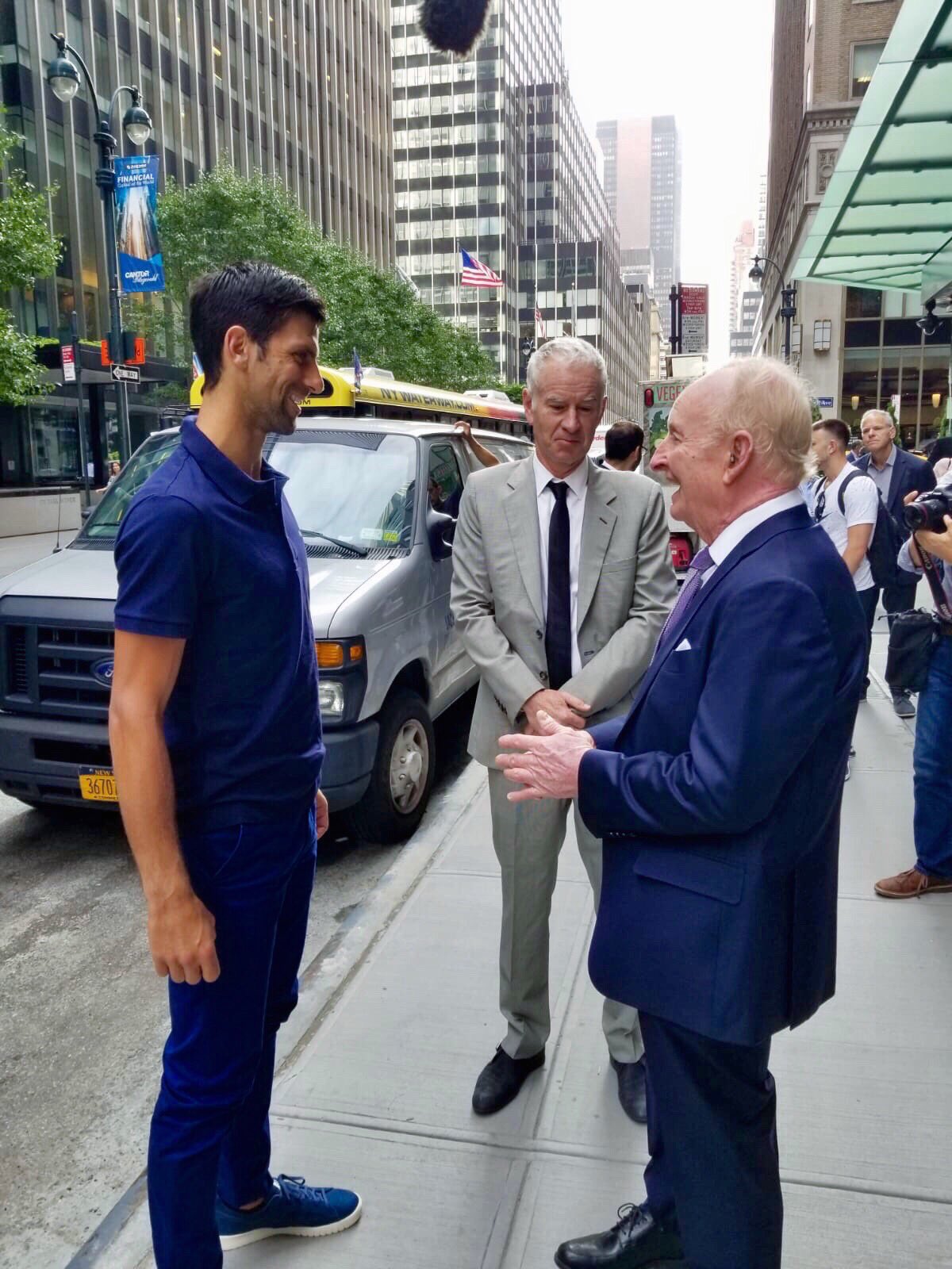 DlIYNuYU4AEU_4z.jpg:large