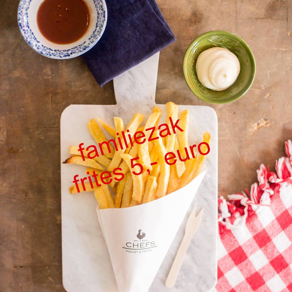 Profiteer deze week van de €5 Meal Deals van <a href="/Deliveroo/">Deliveroo</a> . Chefs doet mee  en beidt een familiezak frites aan voor maar 5,00!! Bestel lekker ten  online via <a href="/Deliveroo_NL/">Deliveroo Nederland</a> #chefs #online #familiezak