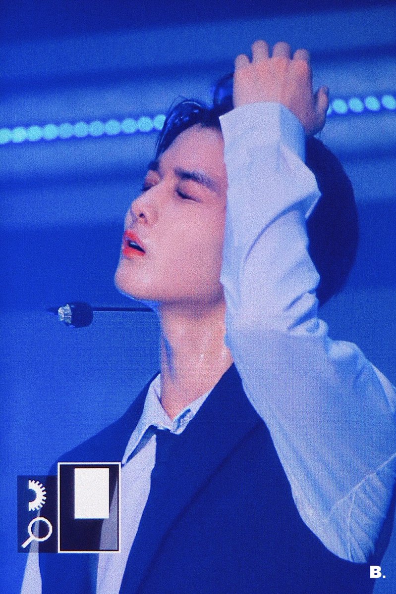 bbb_0510's tweet photo. 180821 스마일콘서트 #배진영 기록용 ,, 🐆 https://t.co/ebDHhECIIa