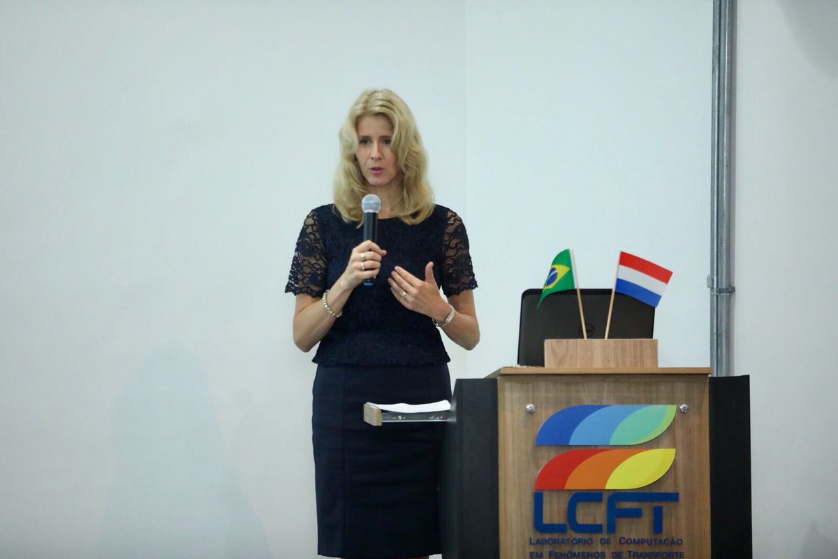 Ministerie_EZK's tweet photo. Seminar Nederlandse en Braziliaanse bedrijven, kennisinstellingen en overheden over de economische kansen van innovatie met high tech materialen zoals composieten die oa in de luchtvaartindustrie worden gebruikt #NLinBrasil https://t.co/Tv8T255B3p