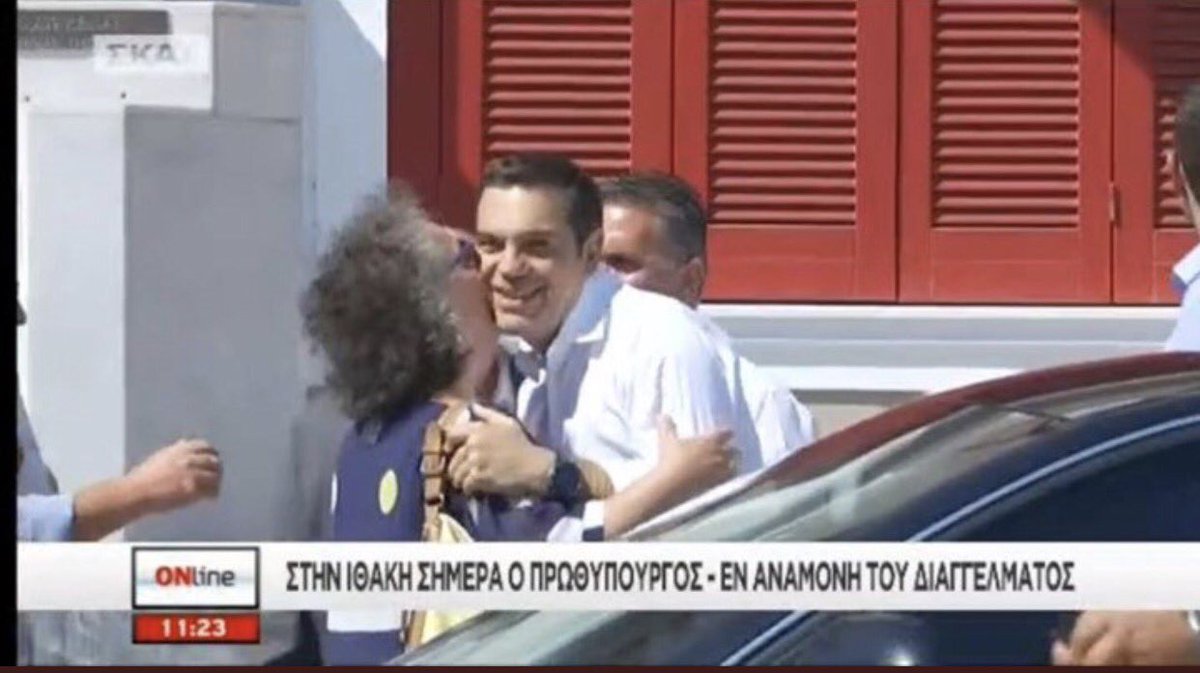 LavrentisBeria4's tweet image. Η συντροφισσα με τα πουα χαρουμενη κατοικος στο λιμανι.
Η συντροφισσα με τα πουα κατοικος πολης ασπαζεται το Χρυσανθεμο.
Η συντρόφισσα με τα πουα γραμματεας στο δημαρχείο.
Τετοιο ξεφτιλα πρωθυπουργο μονο ο σ.Παππας μπορουσε να δημιουργησει