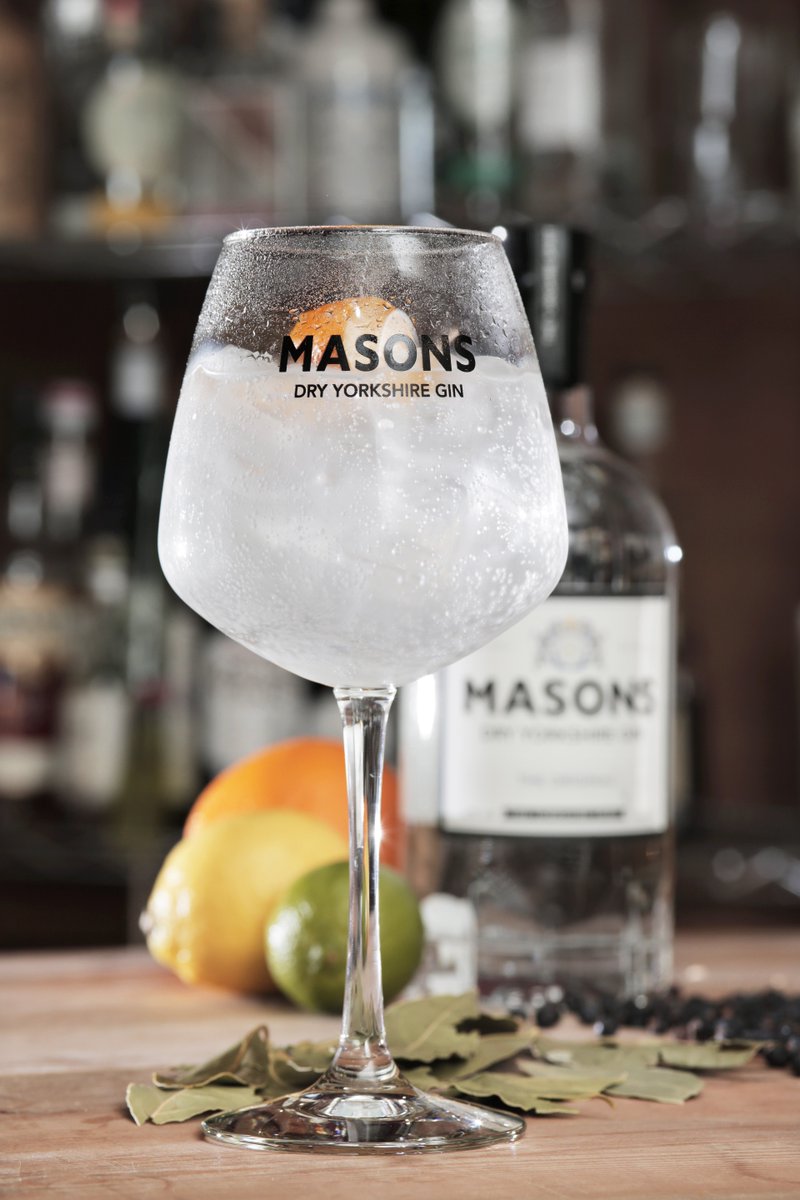 Ahead of the Bank Holiday this #ThirstyThursday we will be treating ourselves to the perfect serve of our Original Gin -
Pair with a premium tonic and garnish with an orange peel for the perfect serve! #Gin #Yorkshire