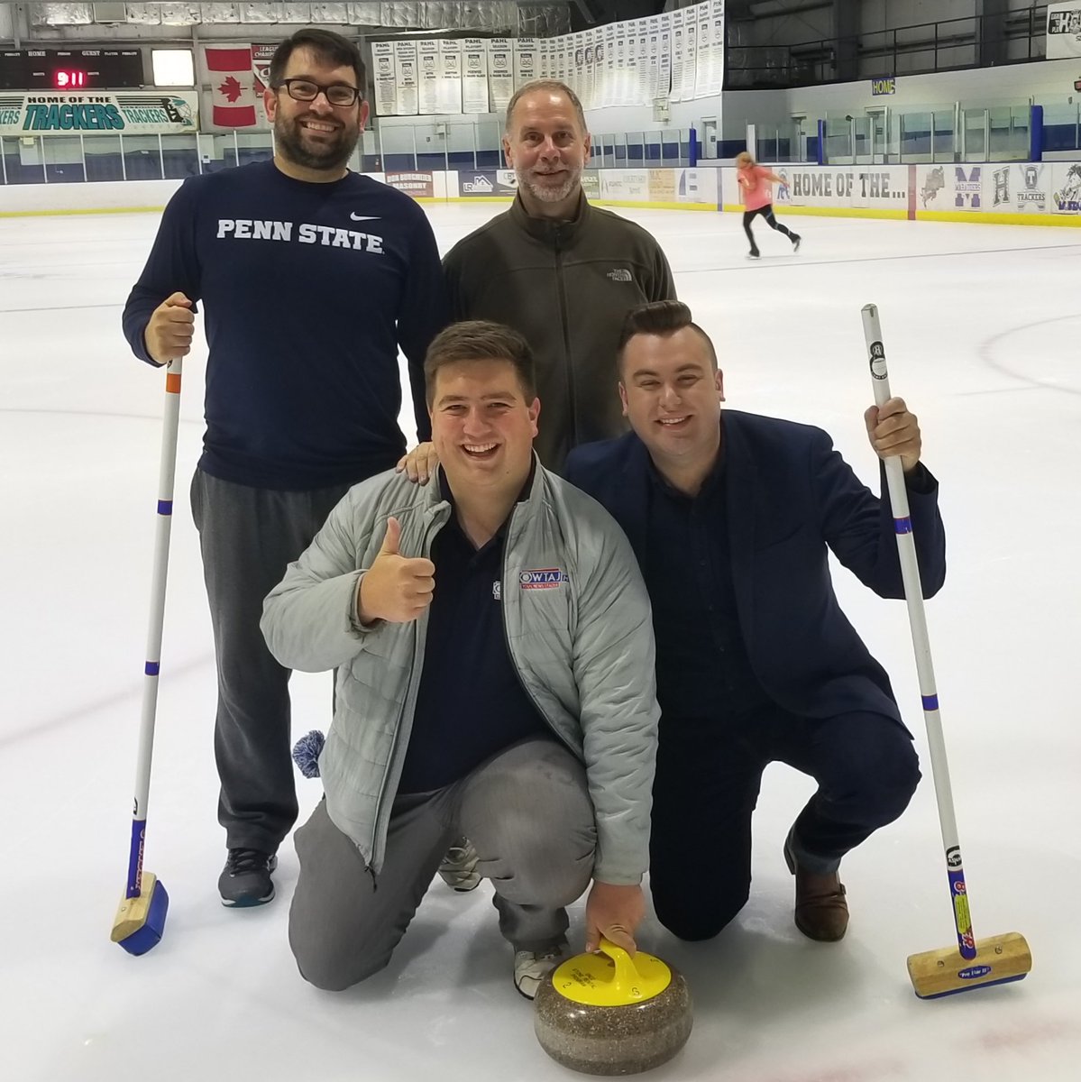 RailCityCurling's tweet image. Huge shout out to @JordanTracyTV  and @ahazard19 for coming out to learn more about curling ahead of our inaugural event! #curling #LearnToCurl