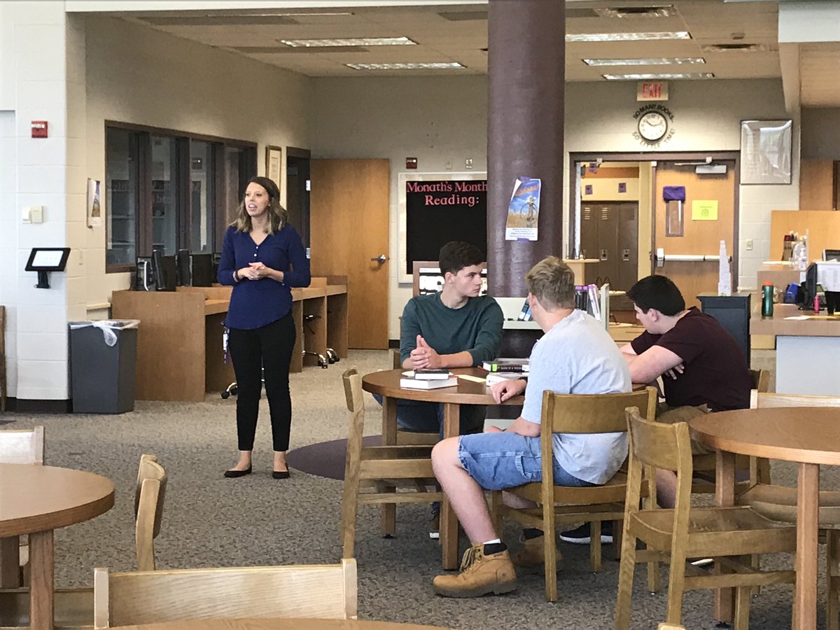 jschleiden11's tweet photo. Monath updating us on changes to the library and expectations before #APLanguage book tasting! https://t.co/kG0hsnTr31