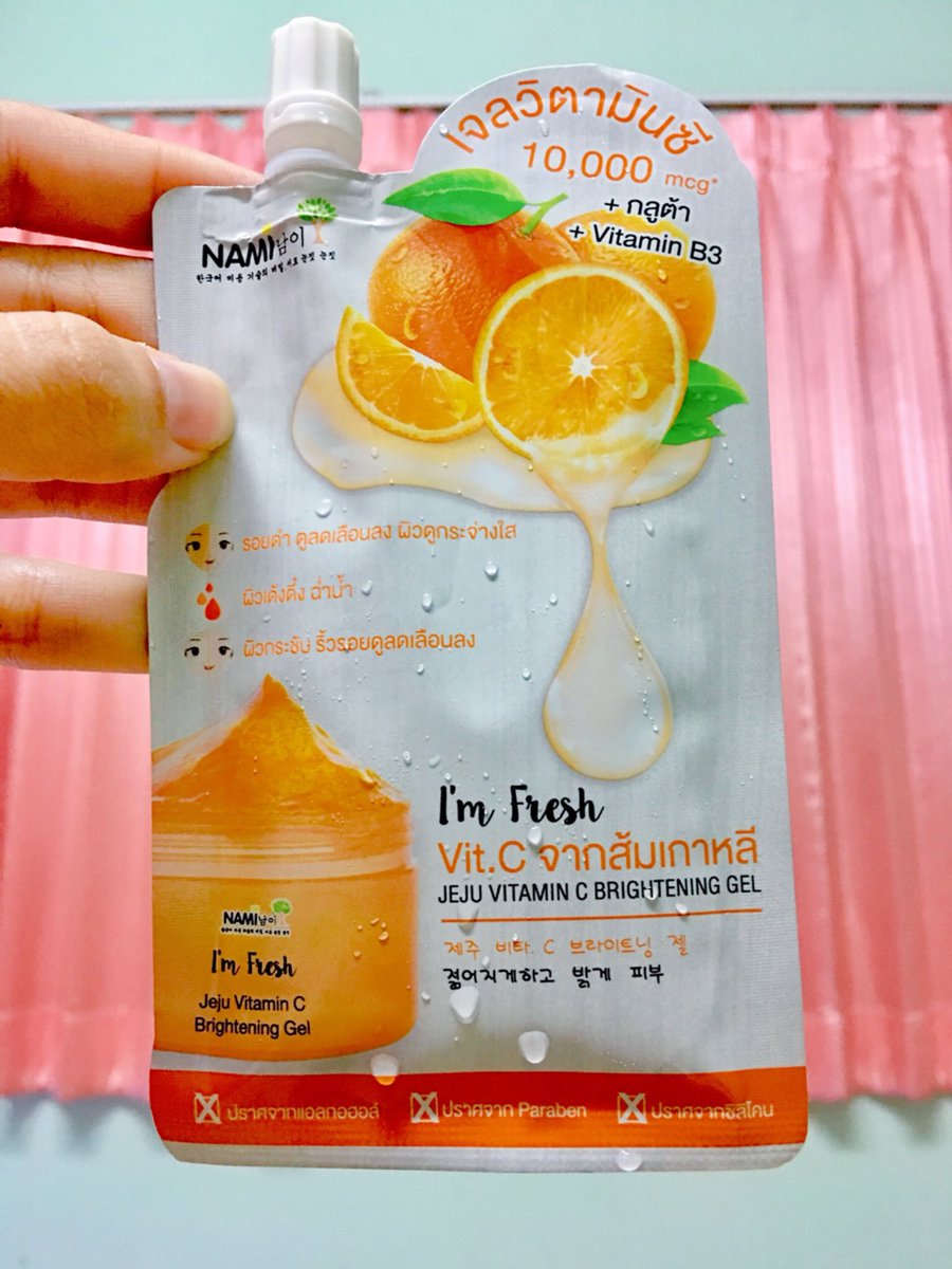 ReviewsBokTor's tweet photo. จากที่ห���างหายไปนาน ไปลองเทสเจ้านี่มาจ้า NAMI เจลวิตามินซี ใช้ดีบอกต่อ หน้าขาวใสขึ้น รอยสิวจางชัดเจน คือ ดีย์สุด 
-ไม่ผสมแอลกอฮอล์
-ไม่มีสารพาราเบน
-ปราศจากซิลิโคน
เหมาะกับทุกสภาพผิว ยิ่งผิวบอบบางใช้ได้จ้า 49฿ พิกัดเซเว่น ไปลอง !!

#ถูกและดีบอกต่อ #ของดีเซเว่น #howtoperfect https://t.co/OV4mdJaP7c