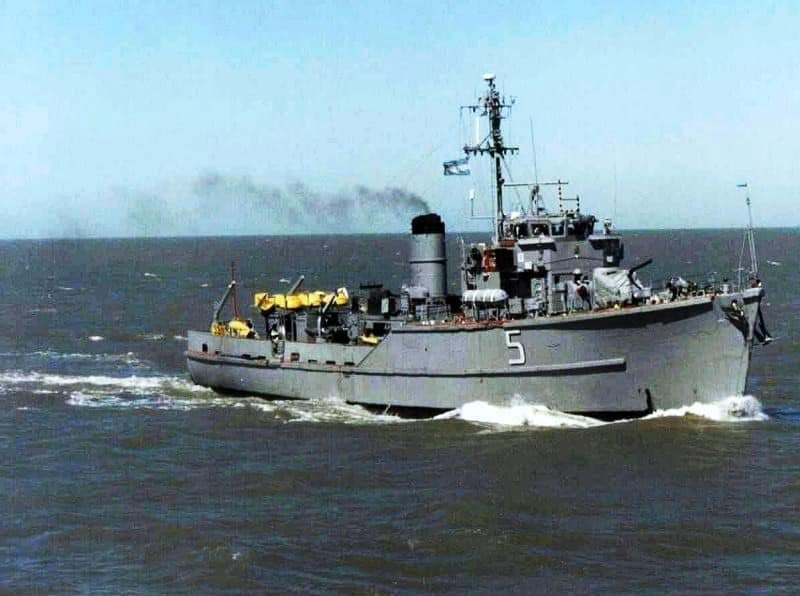 martiniotero's tweet photo. #Cazaminas (M-5) #ARAChaco operó en la #ArmadaArgentina entre 1964-2003; ex #HMSRennington (M-1176) de la #RoyalNavy https://t.co/M5jb4JpRrL