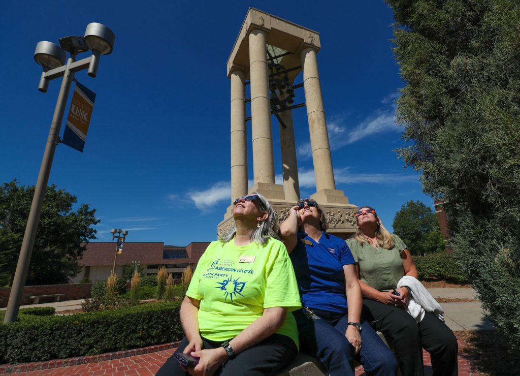UNKearney's tweet photo. Do you remember where you watched #Eclipse2017 one year ago? We were celebrating with a crowd of 7500 at our #UNKEclipse Watch Party. Take a look back: https://t.co/xKUIO8xMXf https://t.co/dSMreqEjn6