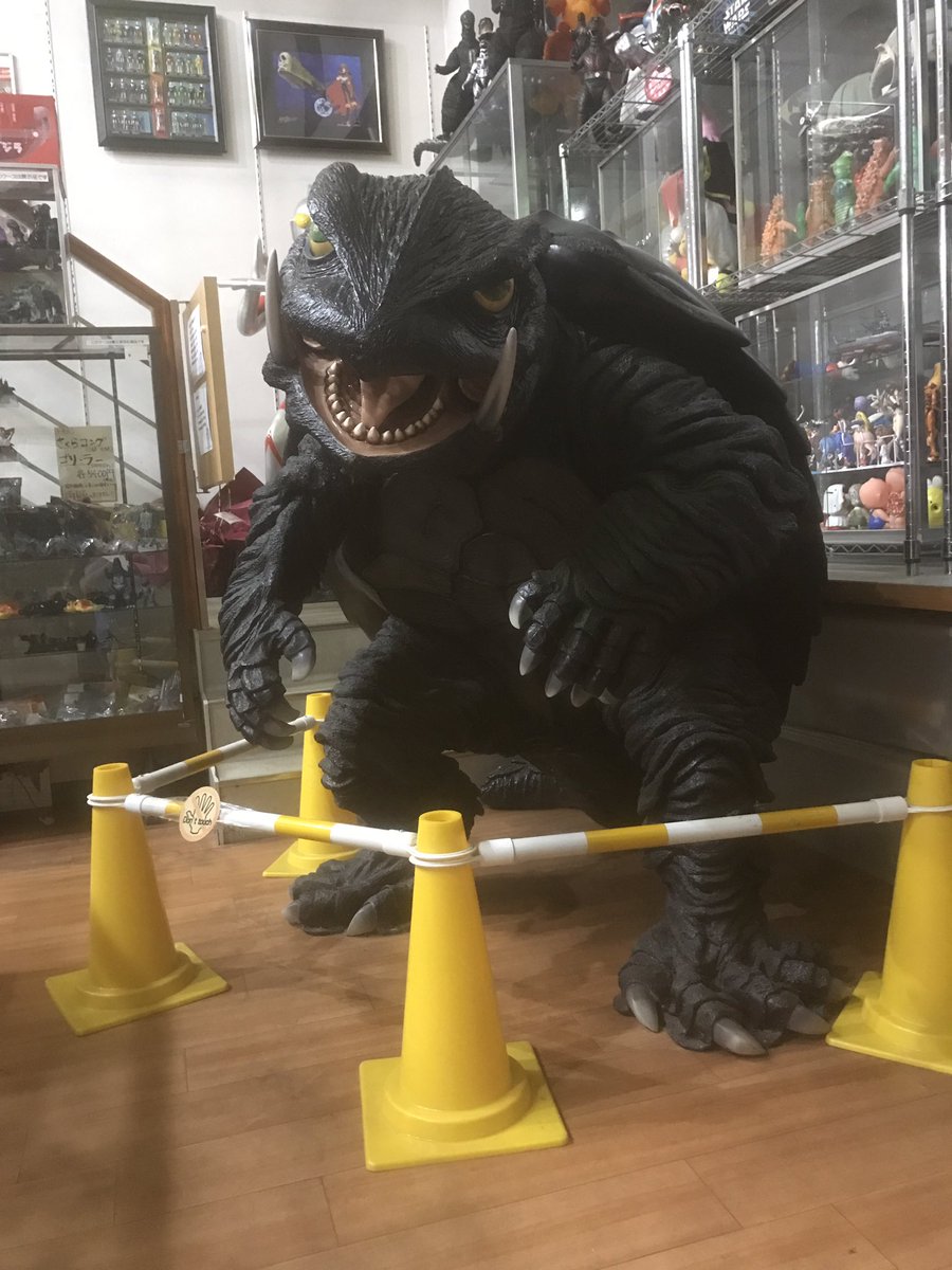 ガメラ巨大フィギュア美品等身大フィギュア