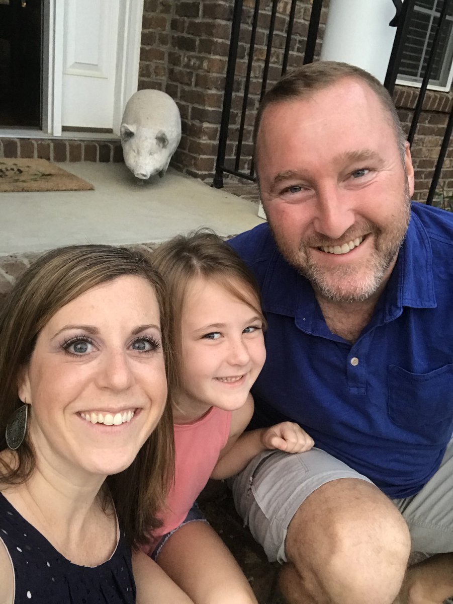 leah_sarantop's tweet photo. 2nd grade and year 17 here we come! #TimeGoesQuickly #DontBlink #lex1backtoschool https://t.co/NfTTicSPLY