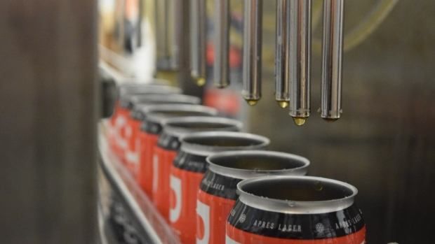 BetterBeerYYC's tweet photo. A bitter brew: Aluminum can shortage, Trump tariff hit beer makers.  https://t.co/w0yNMsUSQ1 https://t.co/TFw4dG3548