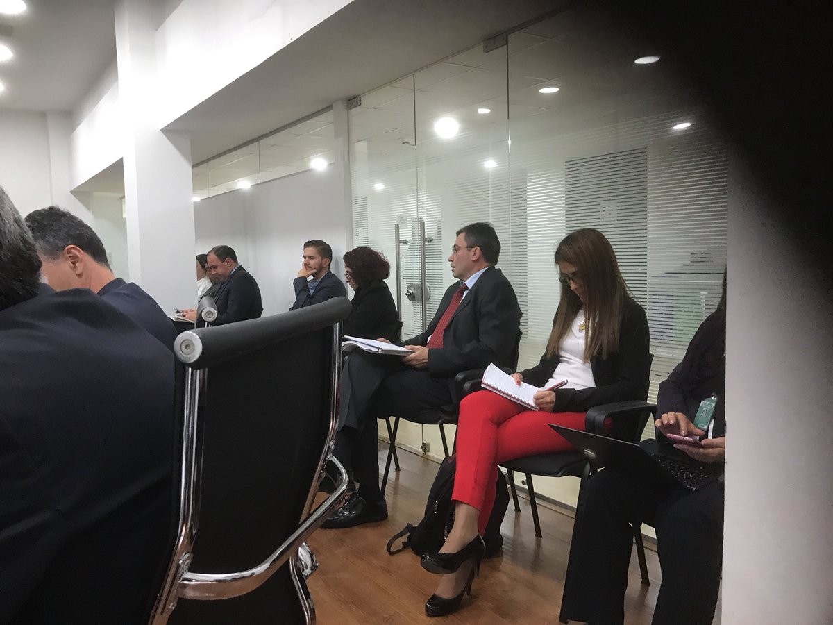 jrestrp's tweet photo. Hoy instalamos Mesa Facilitación del Comercio bajo liderazgo de @MincomercioCo, que será la instancia para construir plan de acción para eliminar trámites innecesarios, sobrecostos, sistematizar procesos y agilizacion del proceso de impo y Expo. Compromiso de nuestro plan 10/100! https://t.co/3R1QfIix0i