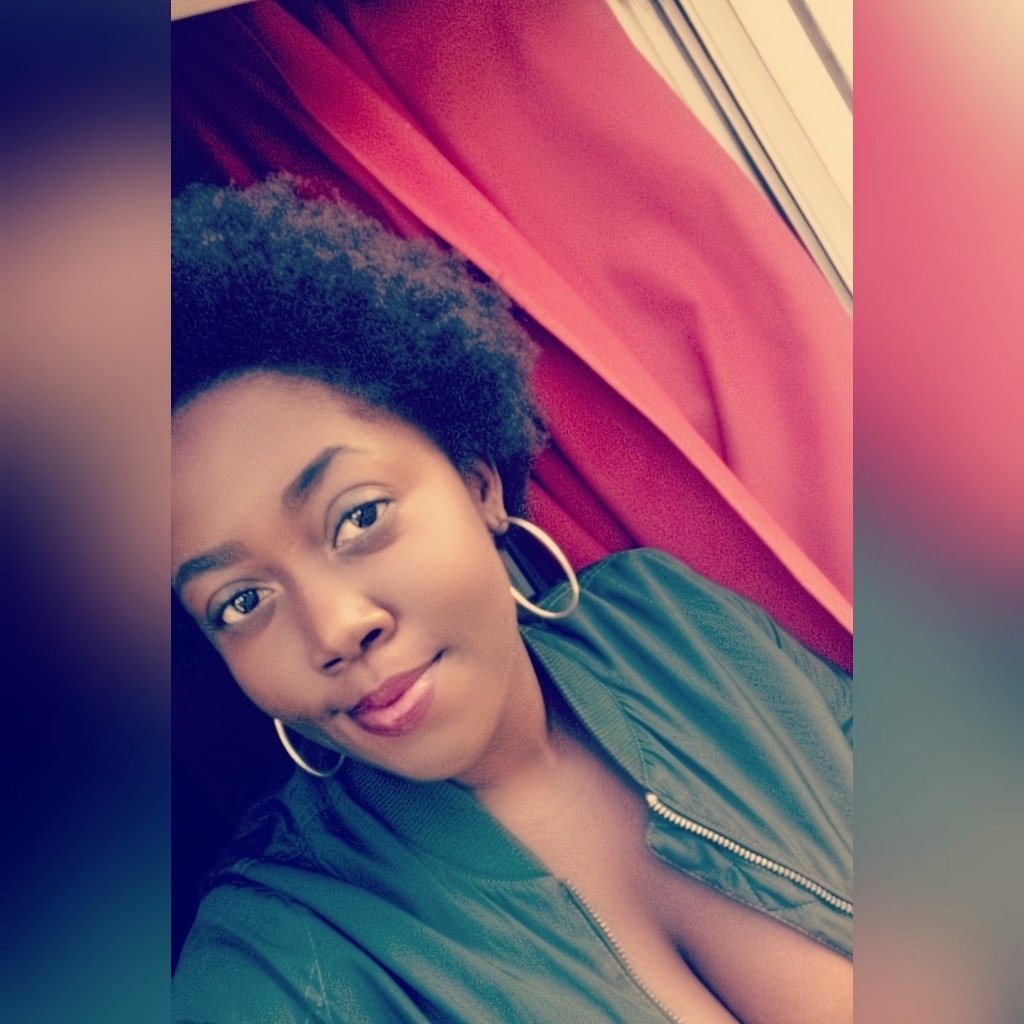 PhatBarbie_'s tweet photo. Petit mais mignon konmêm 🌚. #PosteTonAfro https://t.co/Y0XMiCaZmF