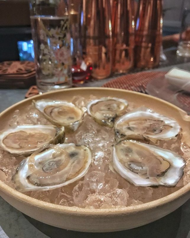 PitchforkPretty's tweet photo. These oysters could be all yours for $1.50 each during our happy hour from 5-6 p.m. Pair them with $3 off cocktails, beer, or wine by the glass.
📸: @apertureanthony https://t.co/F9liaHQfql