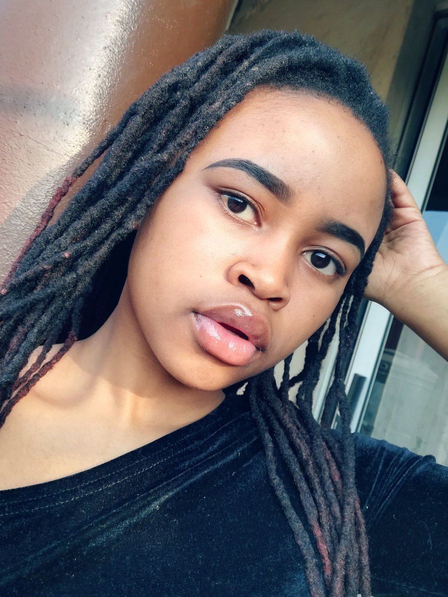 _disor's tweet photo. I think I'm pretty 😍 https://t.co/8idxOZw5fS