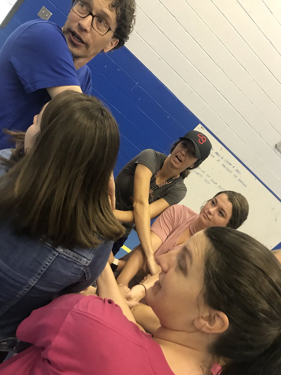 schristined's tweet photo. Teamwork, communication, collaboration, and effort all went into untangling these #humanknots #jyjfam #wedothis https://t.co/axIPvilFdi