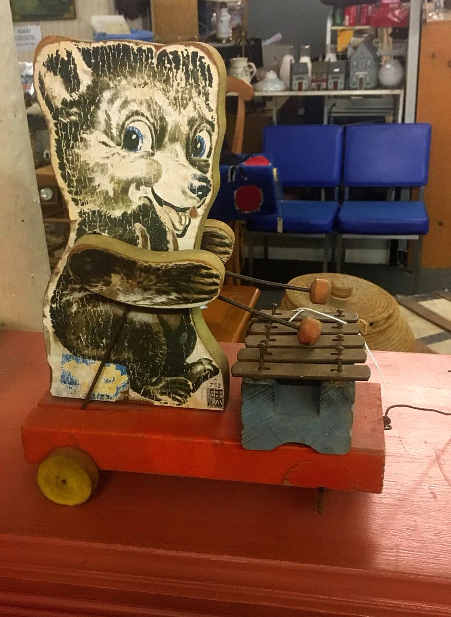 This little pull behind bear plays a xylophone as you walk! Great vintage kids toy! 

#Vintagetoys #brattleboro