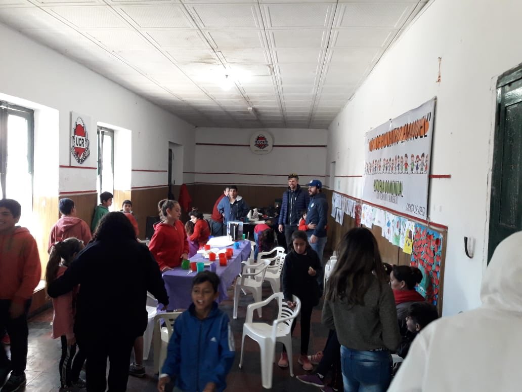 CuervosCdeAreco's tweet photo. Donación x el Día del niño, 60 lts leche, al desayunador “lugar de encuentro Emanuel” de Carmen de Areco. 
Mucho más que 90 min de futbol. https://t.co/W7UrMutZ8F