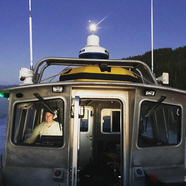 WesternLens's tweet image. Late night anchoring the Cleat. @marineexchangeofalaska ift.tt/2vZa8Qe