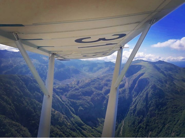 fly_ACTMP's tweet photo. Lorsque l'Ikarus C42c 31-YS/F-JVUY s'amuse dans les Pyrénées qui sont à moins d'une heure de vol depuis Lasbordes !
#pyrenees #aeroclub_tmp #ikarus #ikarusc42c #ulm #3axes #ffplum #avouslescommandes #toulouse #toulouselasbordes https://t.co/pTduUdEJhK