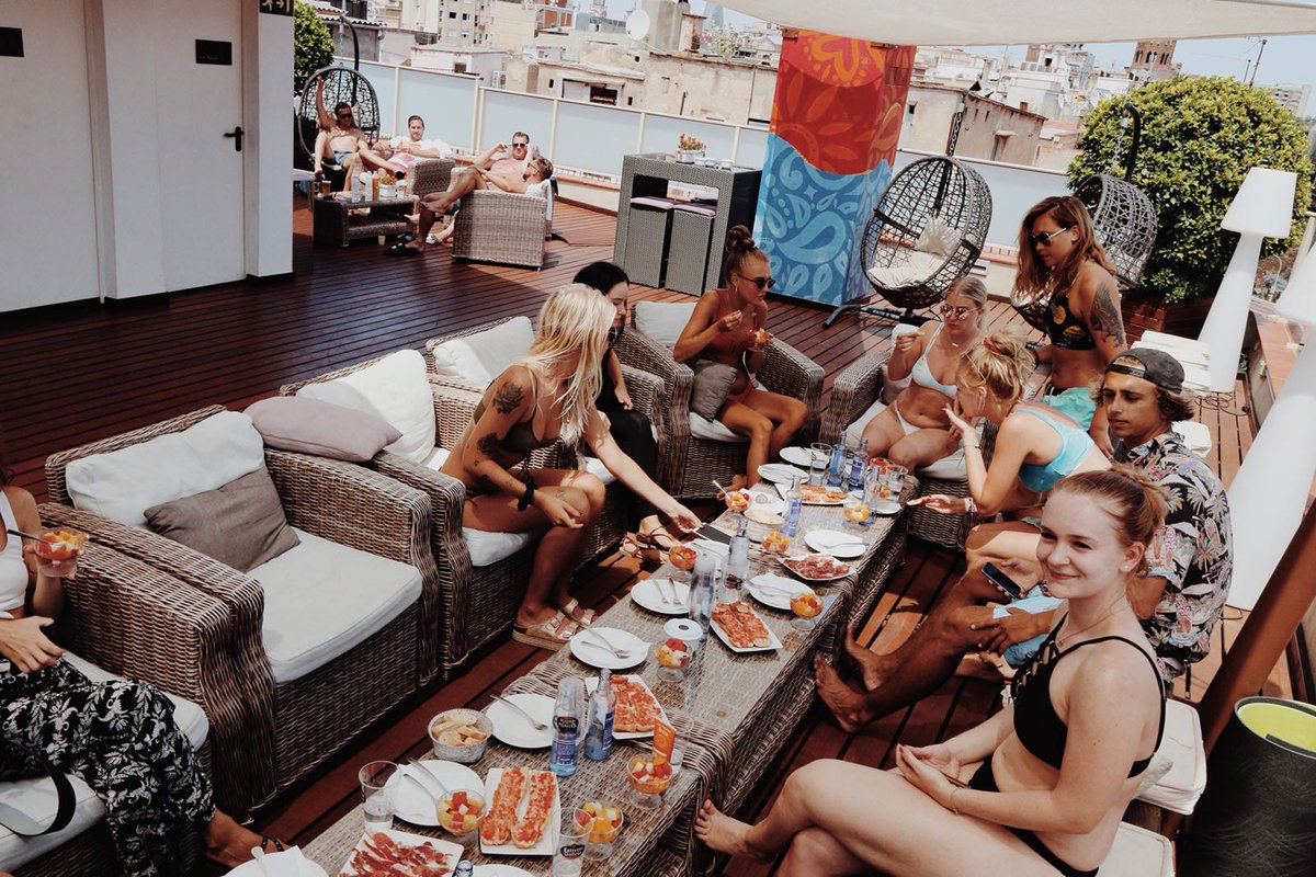 SpeakeasyBCN's tweet image. 😎 Could summer in Barcelona be any more perfect? Doubt it...
.
#speakeasyLIFE #barcelonasummer
