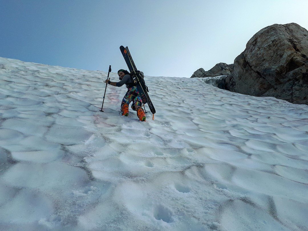GlobalNieve's tweet image. #Repost @goar85 with @get_repost
・・・
Summer turns from the foggy valley through the fires smoke to the snowy alpine blue skies and back!! @whistlerblackcomb you are just too good!! ⛷ ❄️🇨🇦🔥#snowflow #skiallyear #earnyourturns #jouneymanpeak #callghanvalley #winteriscoming