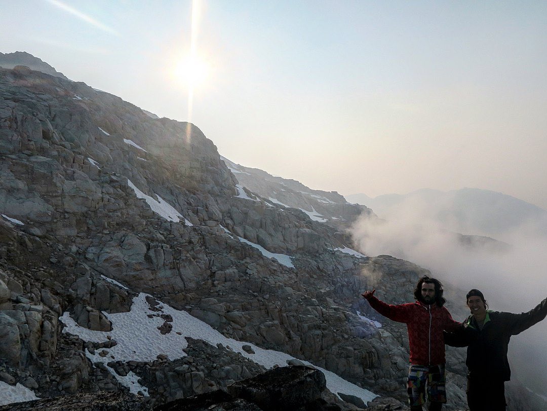 GlobalNieve's tweet image. #Repost @goar85 with @get_repost
・・・
Summer turns from the foggy valley through the fires smoke to the snowy alpine blue skies and back!! @whistlerblackcomb you are just too good!! ⛷ ❄️🇨🇦🔥#snowflow #skiallyear #earnyourturns #jouneymanpeak #callghanvalley #winteriscoming