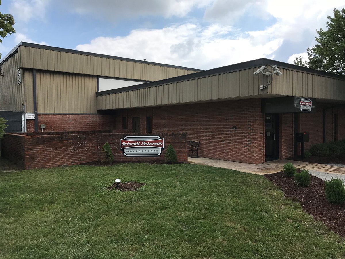 RichNye13's tweet image. I stress that severity of spinal cord injury not yet known for Robert Wickens. But this kind of injury for @IndyCar driver hits close to home for Indy based @SPMIndyCar, whose owner was paralyzed in #IndyCar crash in 2000 and works with @ArrowGlobal on #SAMproject. 5:45pm #WTHR