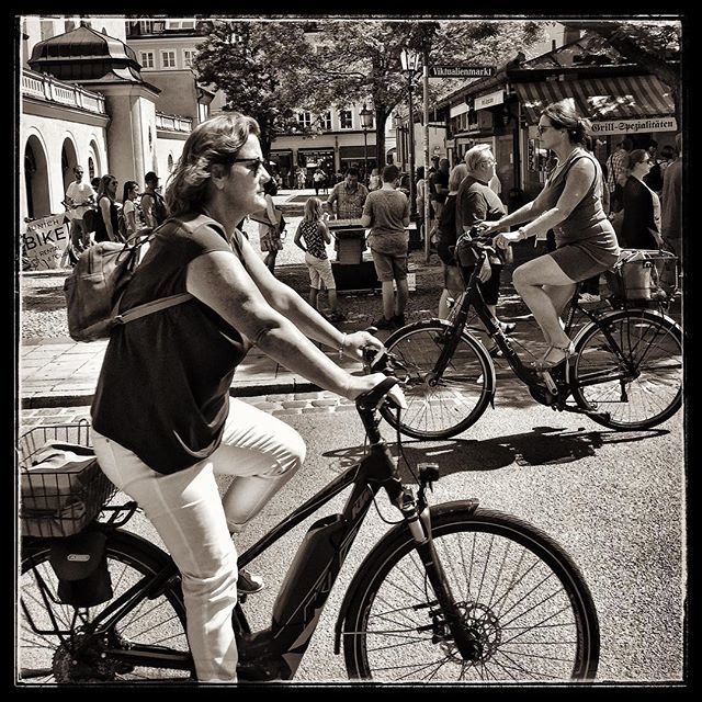 people (la comédie humaine)
#peoplephotography #people #streetphotography #iphoneography #snapshot  #streetperspective #capture #moment #streetphotofeature #iphoneonly #monochrome #mobilephoto #street_bw #blackandwhite #iphonephoto #iphonepic #life_is_st… ift.tt/2LeuGcz