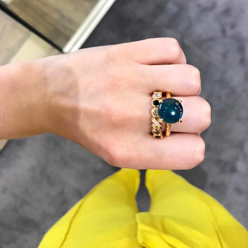 Going bananas with this beautiful #bronfinejewelry rings! ✨
•
•
•
#bronfinejewelry #bron #dutchdesign #dutchjewelry #luxuryring #goldring #beautifulring #jewelryshop #jewelryaddict #jewelryinspo #jewelryblogger #amsterdam