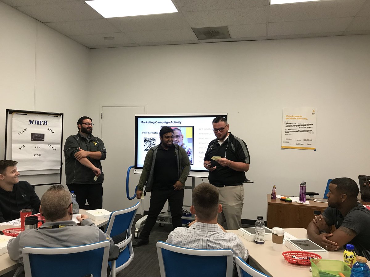 KimWind1's tweet photo. So proud to work with this crew today in Amherst. #SprintWayOfSelling @MickUpstate @KenMcquiller @DRuffSprint @sprintNEregion https://t.co/Dr9B9b0x7w